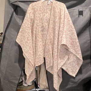 Poncho/sweater